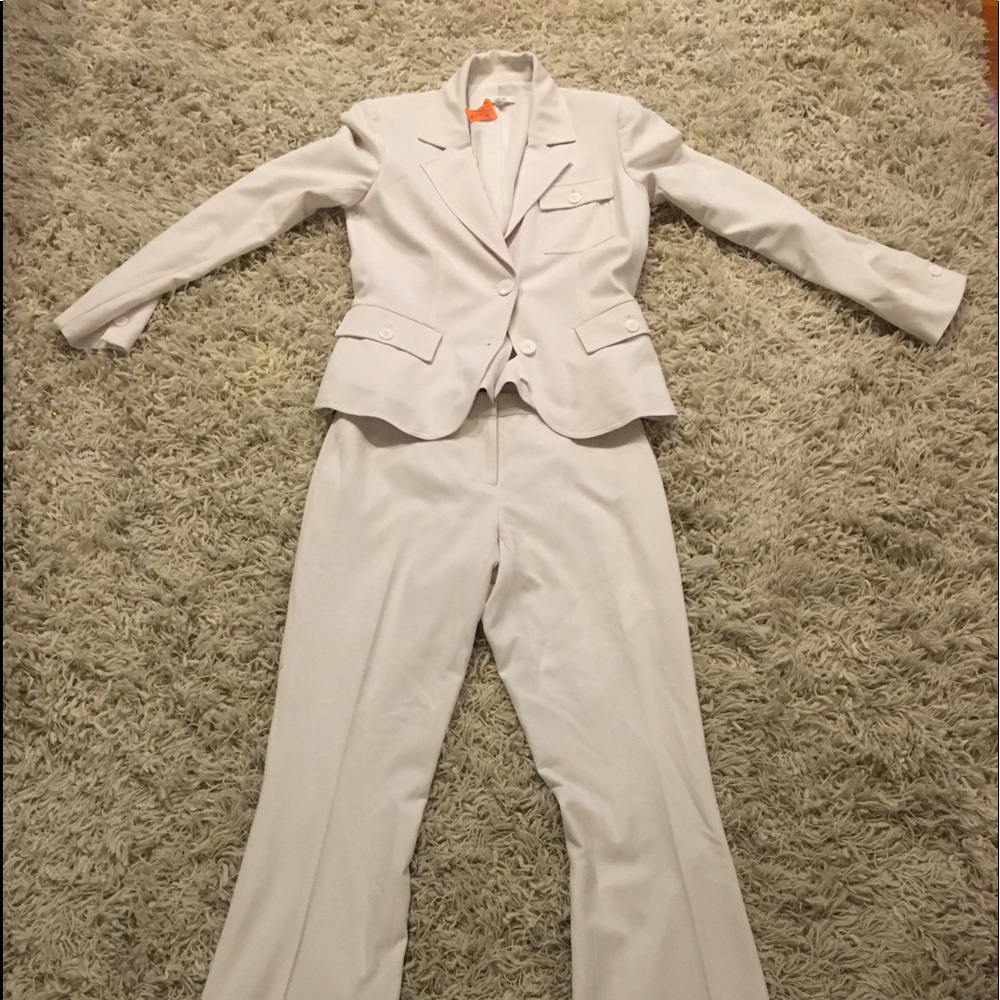 Cache white suit